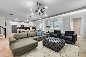 6 Bedrooms S / Storey Lake Home by RedAwning