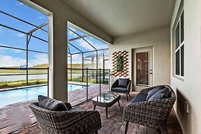 6 Bedrooms S / Storey Lake Home by RedAwning