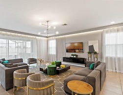 9 Bed 6.5 Bath Solara Resort 9 Bedroom Home by RedAwning