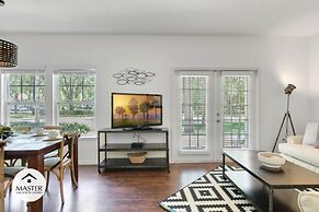 4 Bedroom Lucaya Village Townhouse by RedAwning