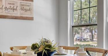 4 Bedroom Lucaya Village Townhouse by RedAwning