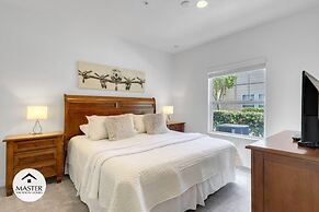 4 Bedroom Lucaya Village Townhouse by RedAwning