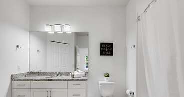 4 Bedroom Lucaya Village Townhouse by RedAwning