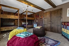 9 Bed Storey Lake Star Wars Dream Home 9 Bedroom Home by RedAwning