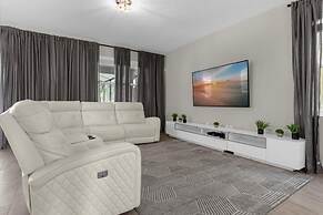 9 Bed Storey Lake Star Wars Dream Home 9 Bedroom Home by RedAwning