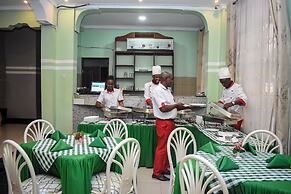Glamour Apollo Hotel Webuye