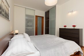 Apartment With 3 Rooms Bemowo by Renters