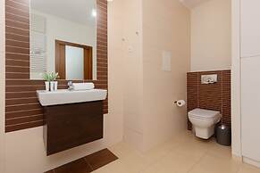 Apartment With 3 Rooms Bemowo by Renters