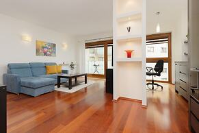 Apartment With 3 Rooms Bemowo by Renters