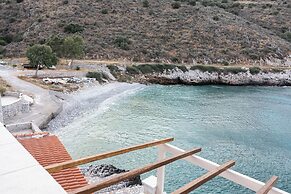 K Waterfront Residence In Mani