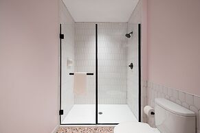 The Neighborhood Hotel-Little Italy