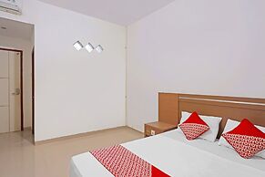 OYO 92585 Smiley 999