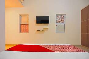 OYO 92585 Smiley 999