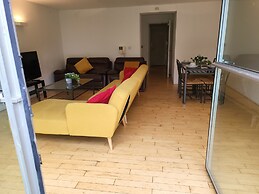 Luxury River View 2-bed Apt, Wifi, Garden, River