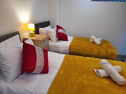 Luxury River View 2-bed Apt, Wifi, Garden, River