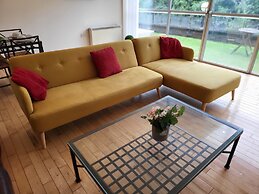 Luxury River View 2-bed Apt, Wifi, Garden, River