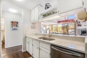 Remodeled and Oversized 2-bedroom Condo in West Keystone With Mountain