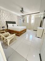 Hotel 1325