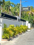 Hotel 1325