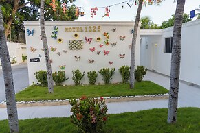 Hotel 1325