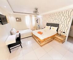 Hotel 1325
