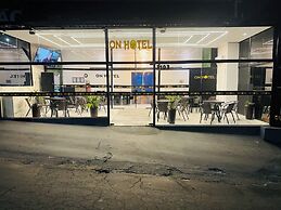 On Park Hotel Translado e Café da manhã