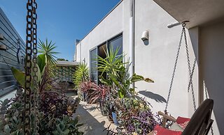 StayCentral - Tranquil Townhouse