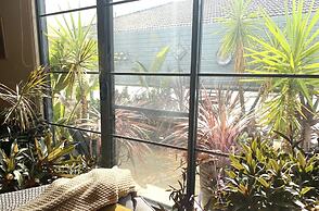 StayCentral - Tranquil Townhouse
