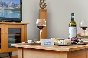 StayCentral - Tranquil Townhouse