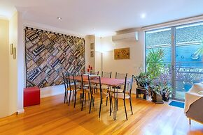 StayCentral - Tranquil Townhouse