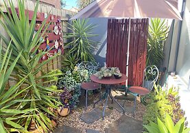 StayCentral - Tranquil Townhouse