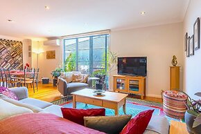 StayCentral - Tranquil Townhouse