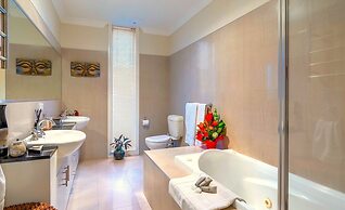 StayCentral - Tranquil Townhouse