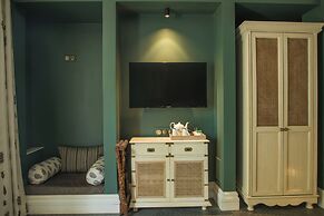 Red Thread Calangute