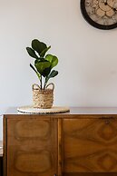 Warsaw Apartment Dobra by Renters