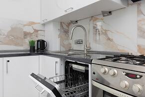 Warsaw Apartment Dobra by Renters