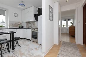Warsaw Apartment Dobra by Renters