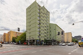 Warsaw Apartment Dobra by Renters