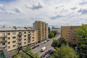 Warsaw Apartment Dobra by Renters