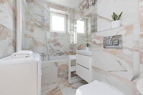 Warsaw Apartment Dobra by Renters