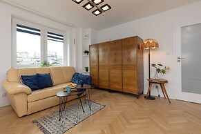 Warsaw Apartment Dobra by Renters