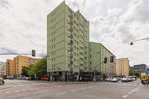 Warsaw Apartment Dobra by Renters