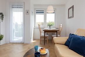 Warsaw Apartment Dobra by Renters