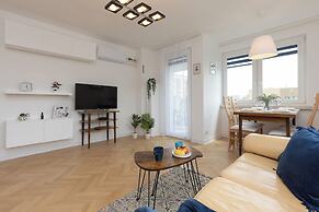 Warsaw Apartment Dobra by Renters