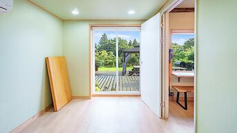 Jeju Doldamhankil Pension