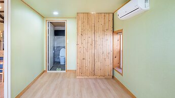 Jeju Doldamhankil Pension