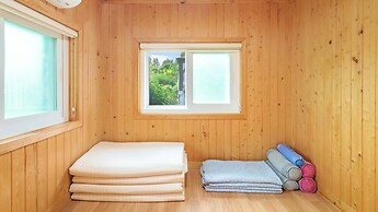 Jeju Doldamhankil Pension