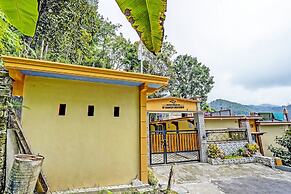 OYO 92049 D'jamus Resort Telaga Ngebel