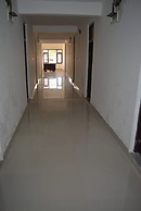 Goroomgo Nice One Palace Srinagar