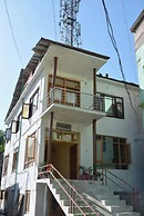 Goroomgo Nice One Palace Srinagar